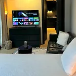 Luxury Apartment With Cosy Garden!