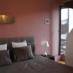 All Inn Holiday Home