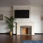 2Br And 1Lr Apt, Only 15Mins To Gravensteen Castle