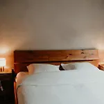 3-Br Suburban Retreat
