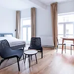 Sleek City Stays - Urban Elegance In The Heart Of Gent