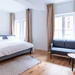 Sleek City Stays - Urban Elegance In The Heart Of Gent