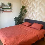 Spacious House With Big Garden Close To The City