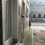 Studio Medieval City Center At River De Leie