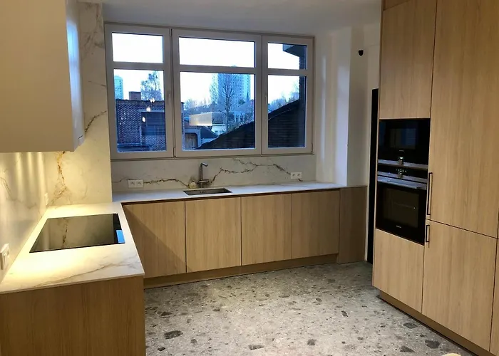Luxury Two Bedroom Apartment With Bath