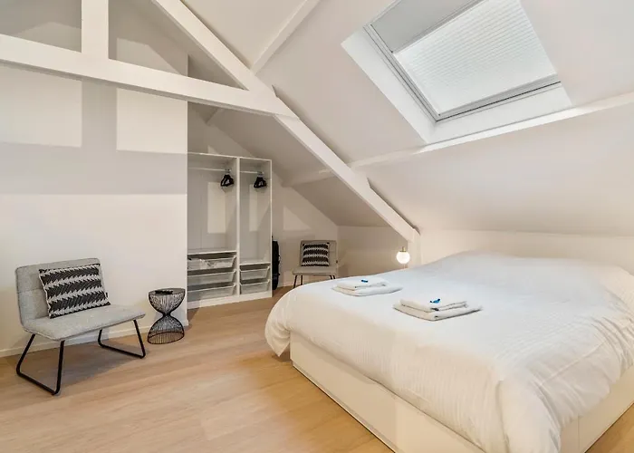 Mooie Vernieuwde Duplex In Hartje Gent , Patershol