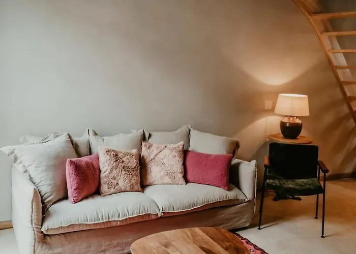 3-Br Suburban Retreat