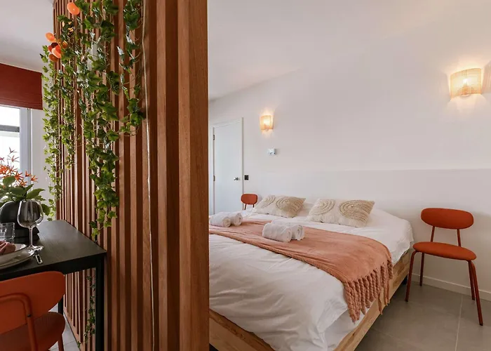 Huswell - Elegant Studio In City Center