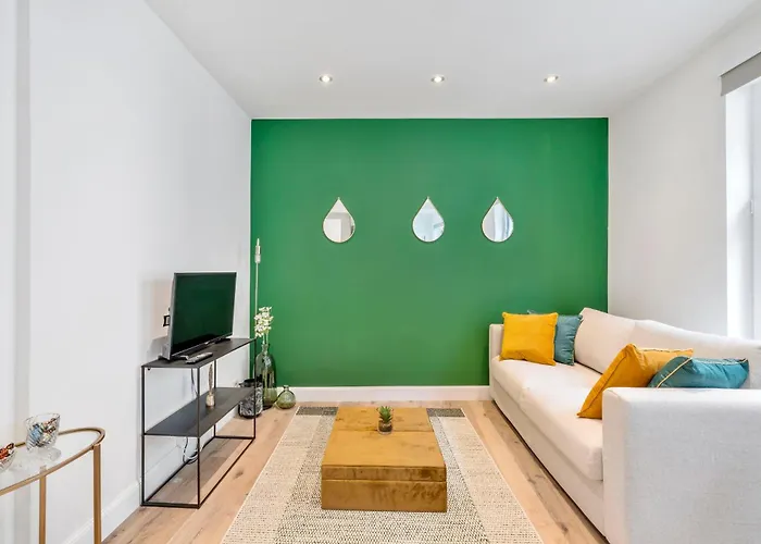 Designer Ghent Apt - Prime Location For 4 Guests