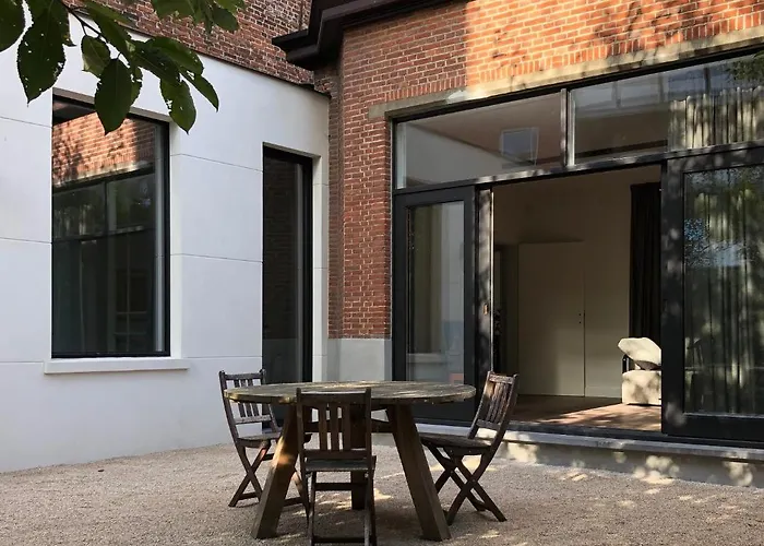 Xlsr, Lightfull Garden Apartment In The City Center Of Ghent