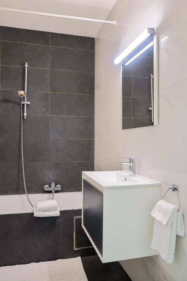 Adoma Hotel