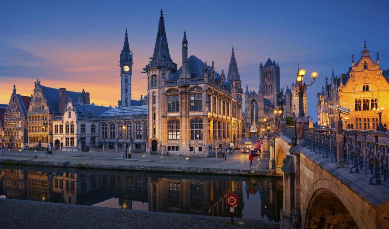 Burgstraat 17 In Exclusive Patrician House In Medieval Ghent