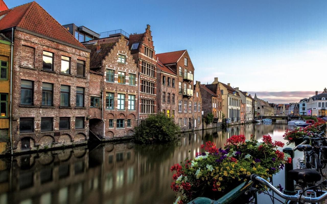 Burgstraat 17 In Exclusive Patrician House In Medieval Bed & Breakfast Ghent