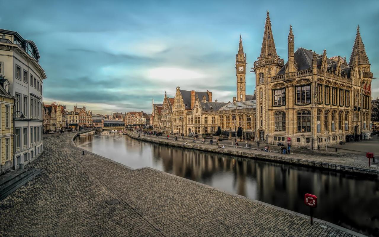 Burgstraat 17 In Exclusive Patrician House In Medieval Ghent
