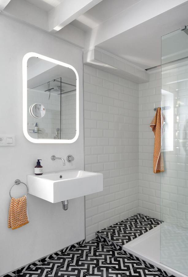 Loftsuite Guest house *