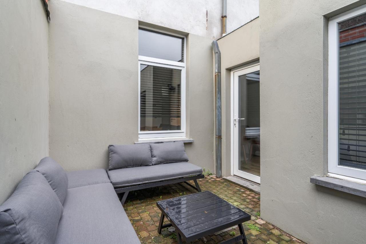 Cosy, Furnished & Renovated Flat With Outside Lounge Apartment