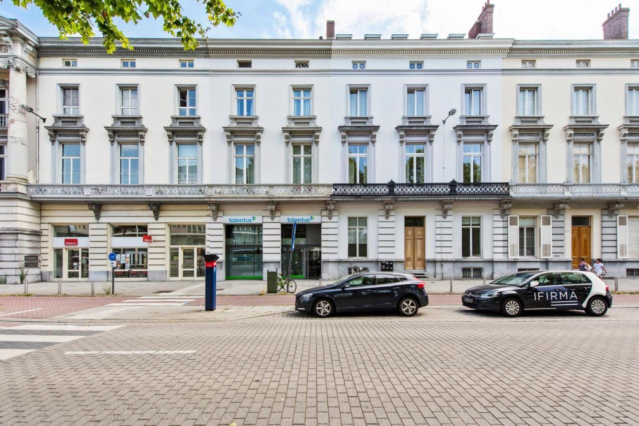 Apartment Classy In Center With Large Balcony *