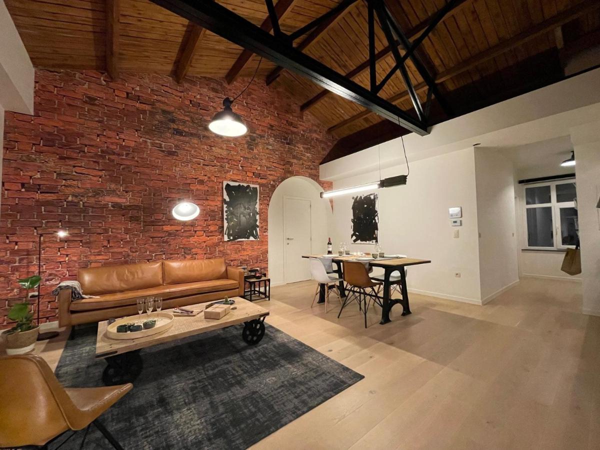 New, Trendy, Well Serviced App 1 Bedroom, Hart Of Ghent, Stunning View Apartment