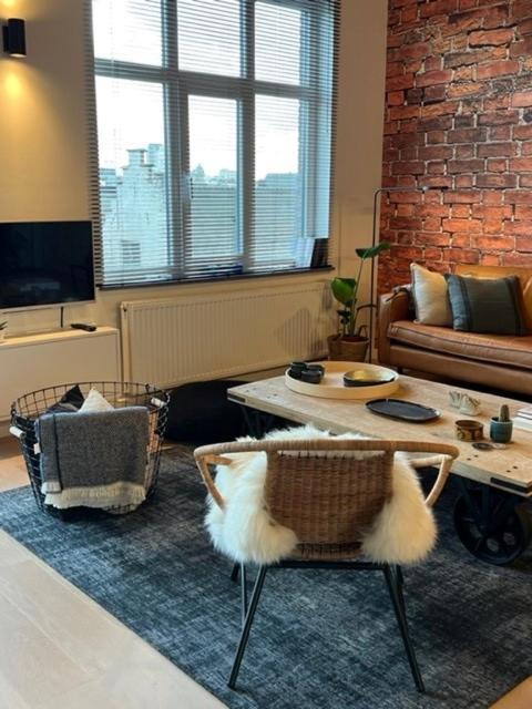 New, Trendy, Well Serviced App 1 Bedroom, Hart Of Ghent, Stunning View * Gent