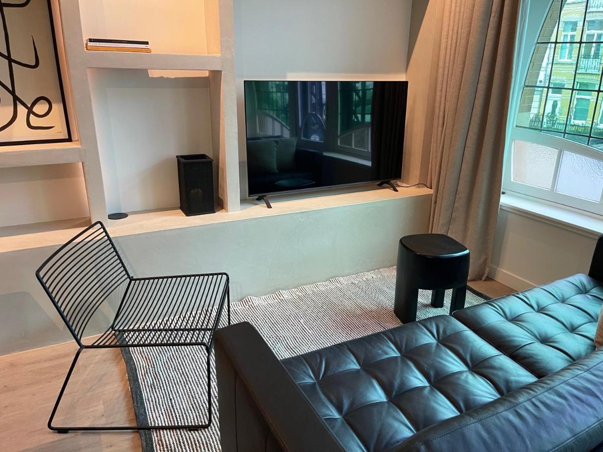 3 Bedroom Art-Nouveau Apartment Apartment *