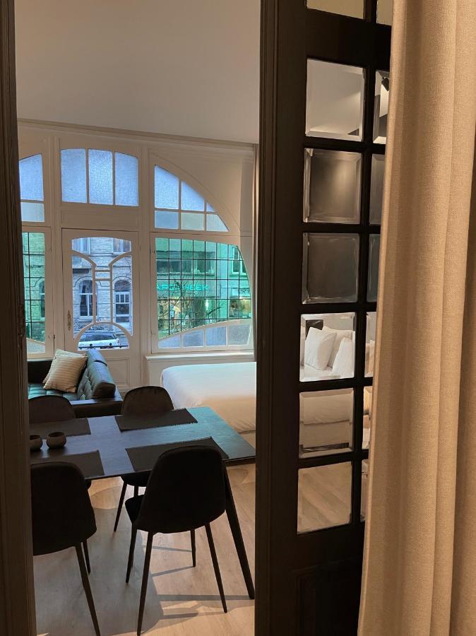 3 Bedroom Art-Nouveau Apartment Apartment