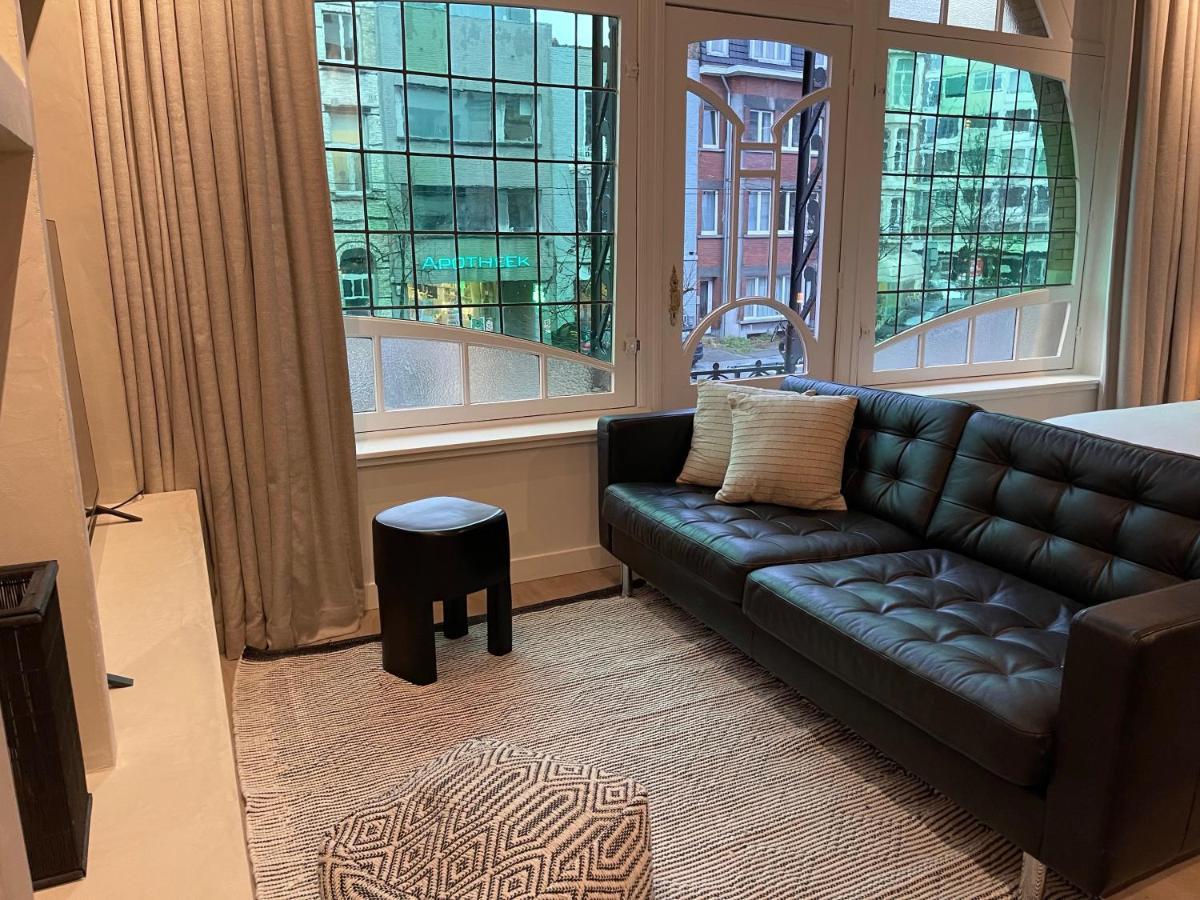 3 Bedroom Art-Nouveau Apartment Apartment *