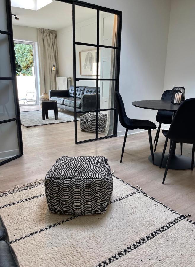 Apartment Unique Luxury With Cosy Garden! *