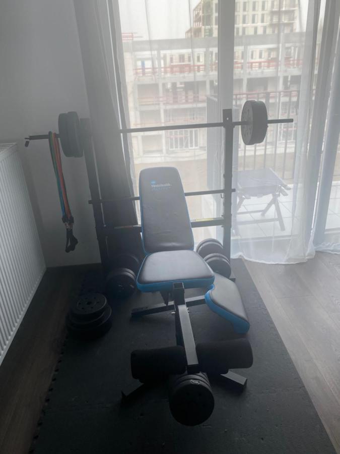 Apartment Feel At At This Homeawayfromhome Appt With A Stunning Water Canal View And Gym