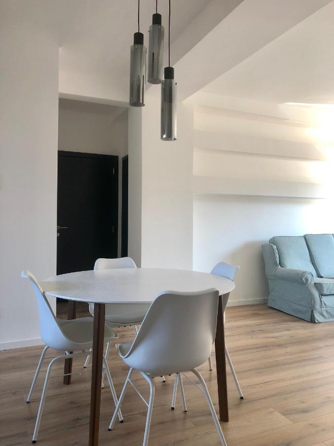 Apartment Luxury Two Bedroom With Bath