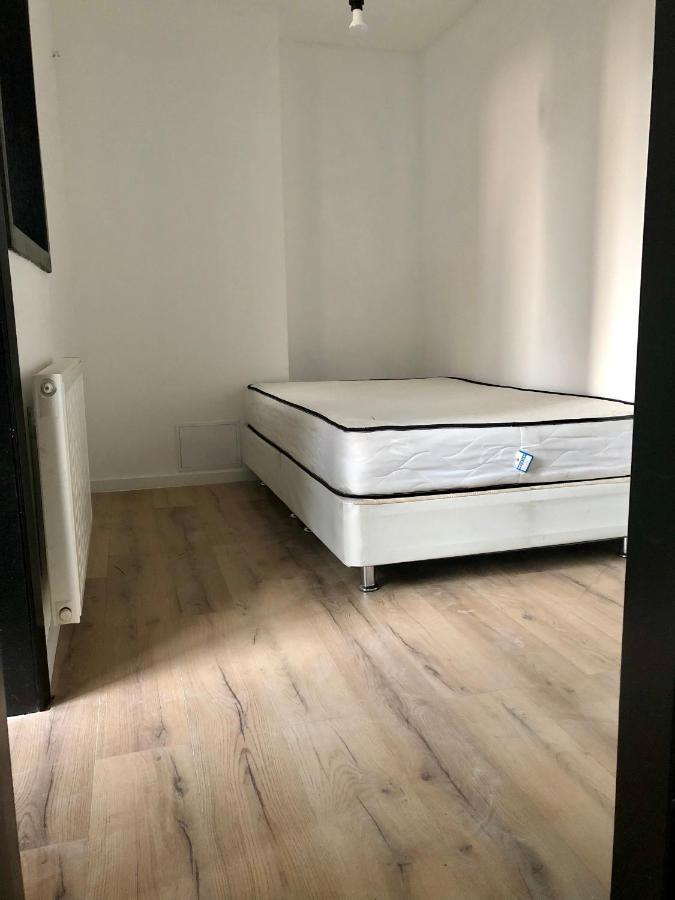 Luxury Two Bedroom With Bath Apartment *