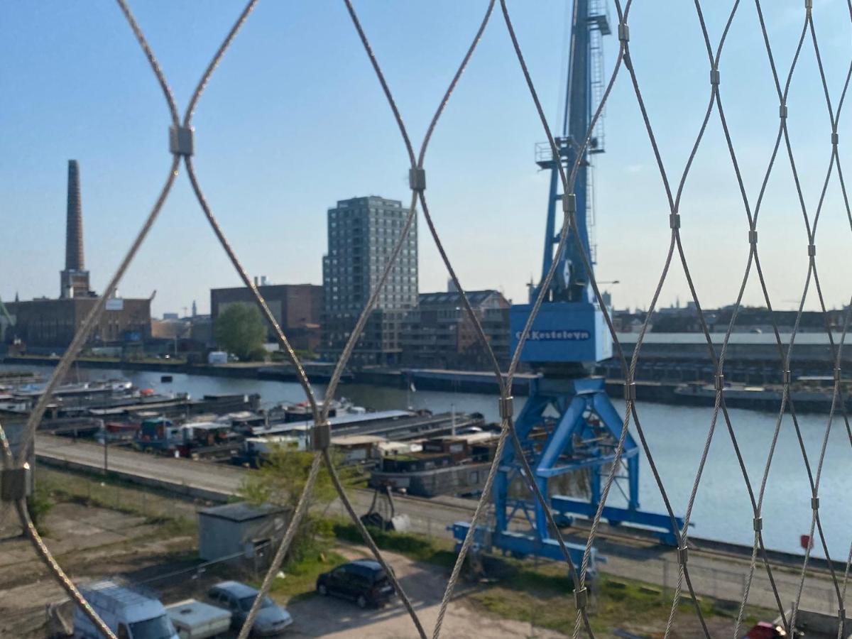 Feel At At This Homeawayfromhome Appt With A Stunning Water Canal View And Gym Apartment *