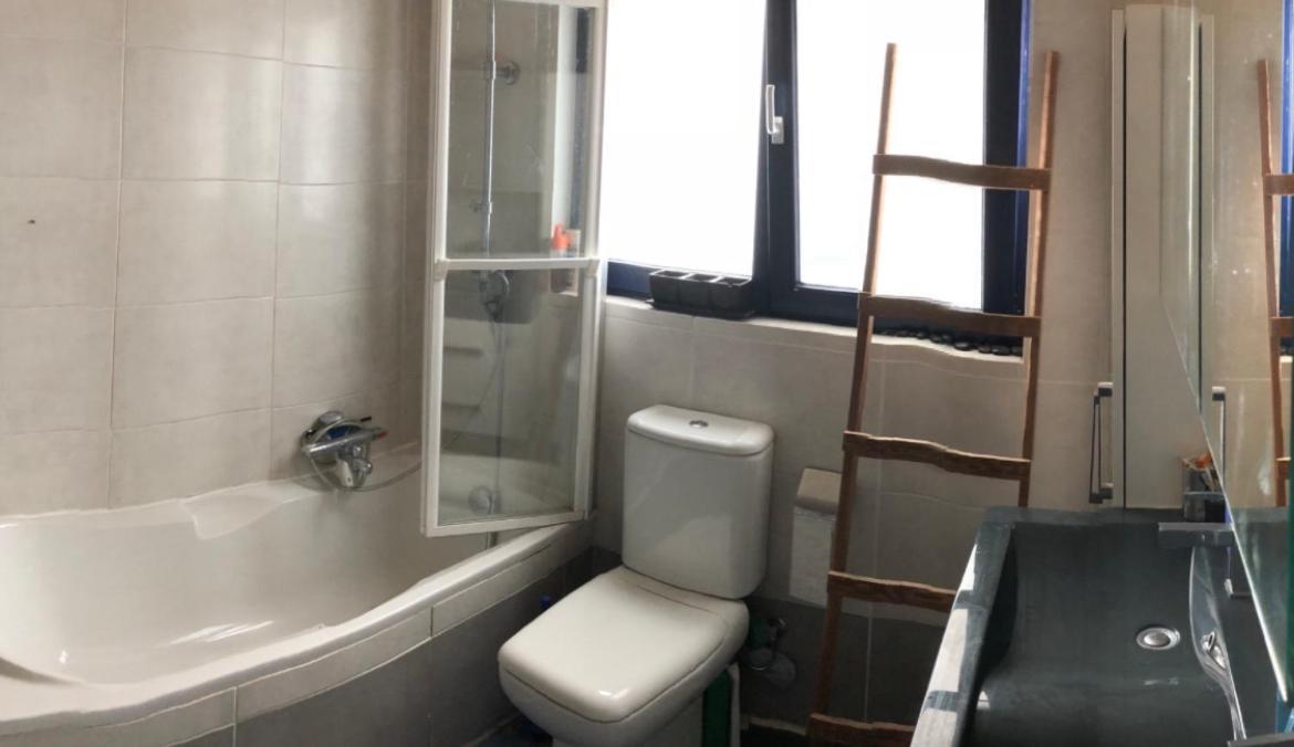 3 Person Privat Between Station St Pieters & Expo Homestay *