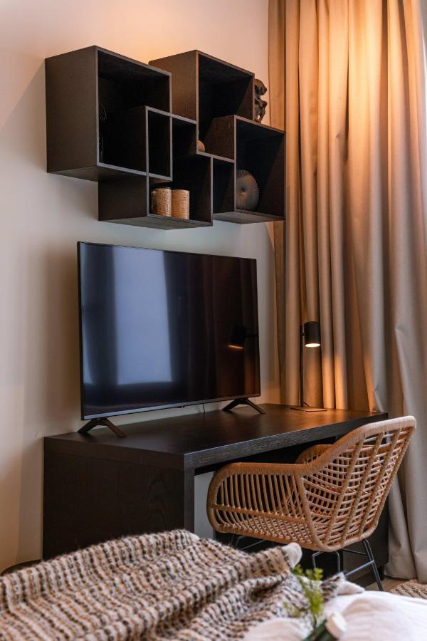 Beautiful For 6 Persons On Top Location In