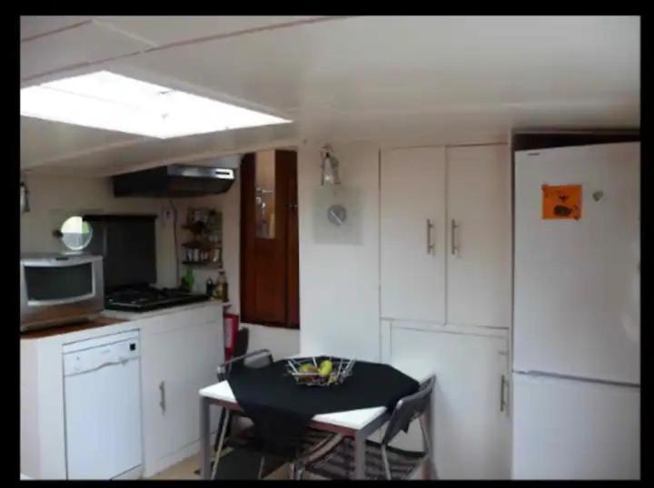 Botel Houseboat Orfeo