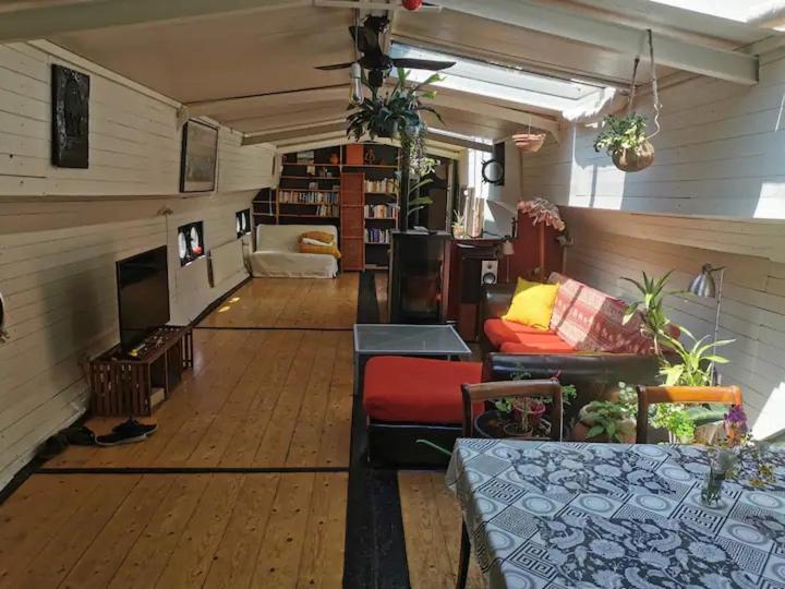 Houseboat Orfeo Botel Gent