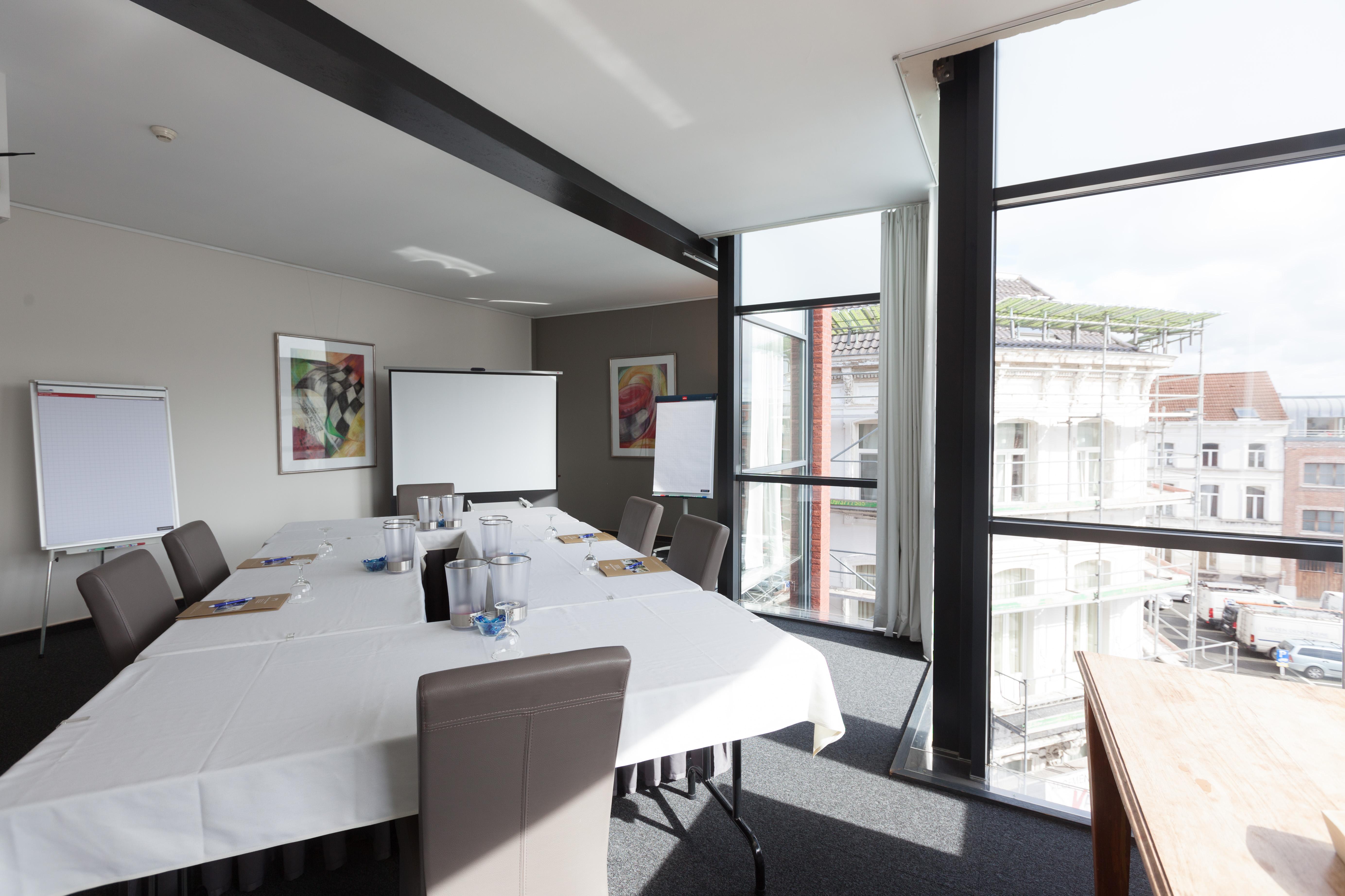 Hotel River