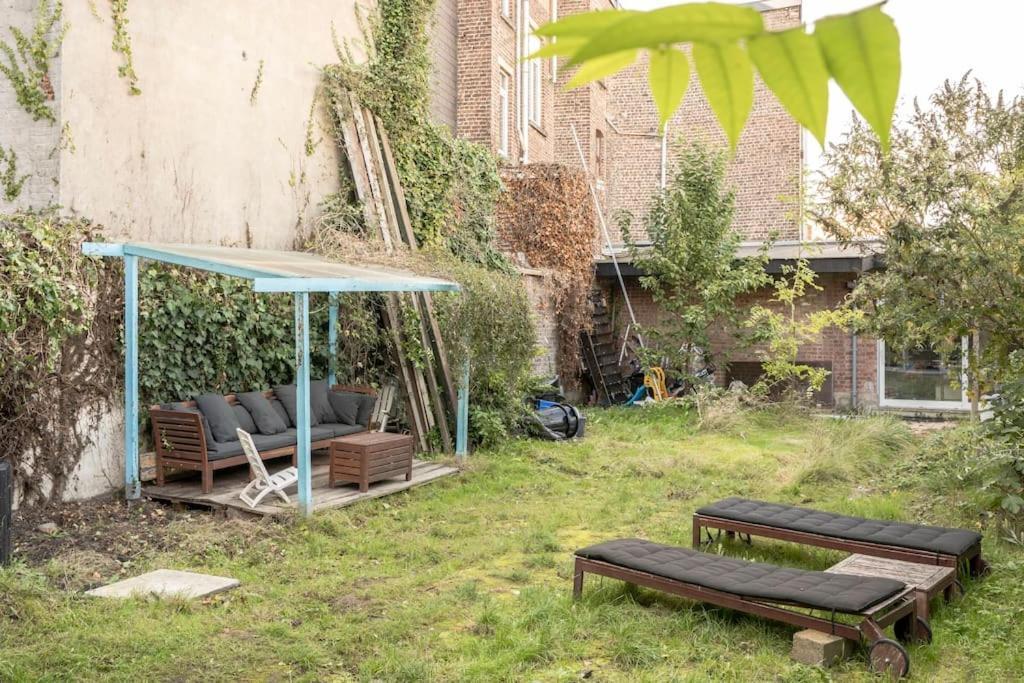 Mari's: Multifunctional Shelter With Big Garden Holiday home *