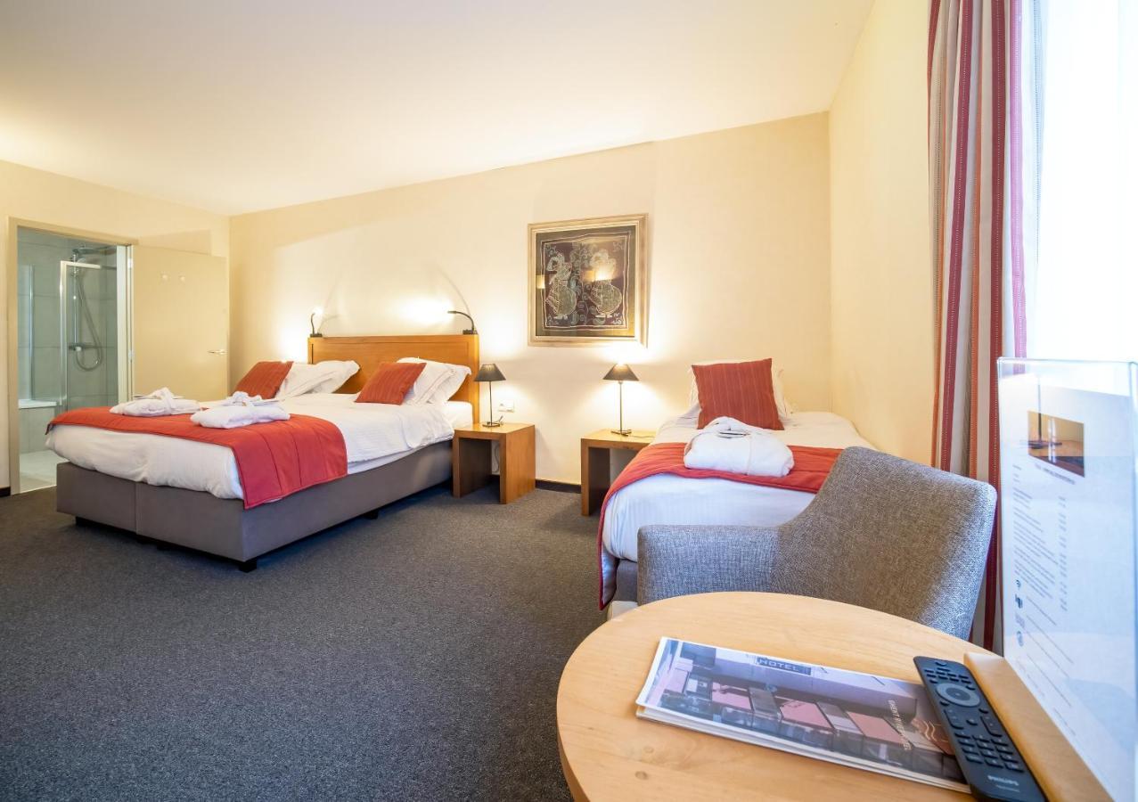 River Hotel