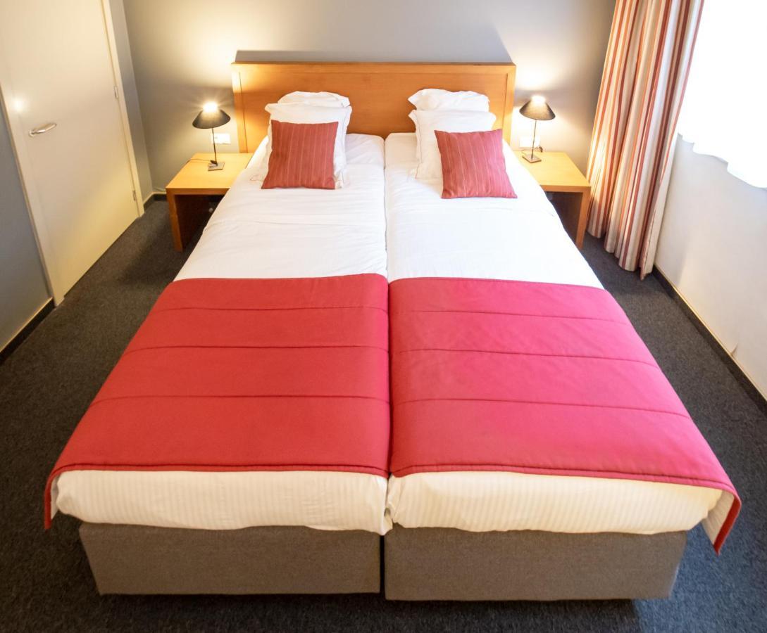 River Hotel