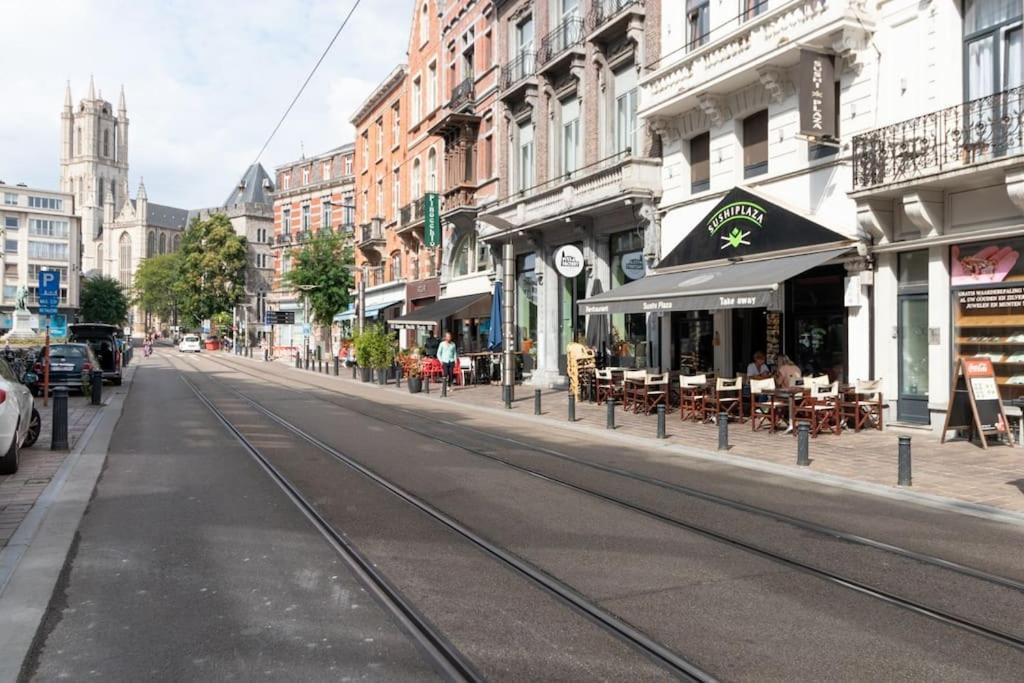 Bright, Spacious & Perfectly Located In The Heart Of Apartment *