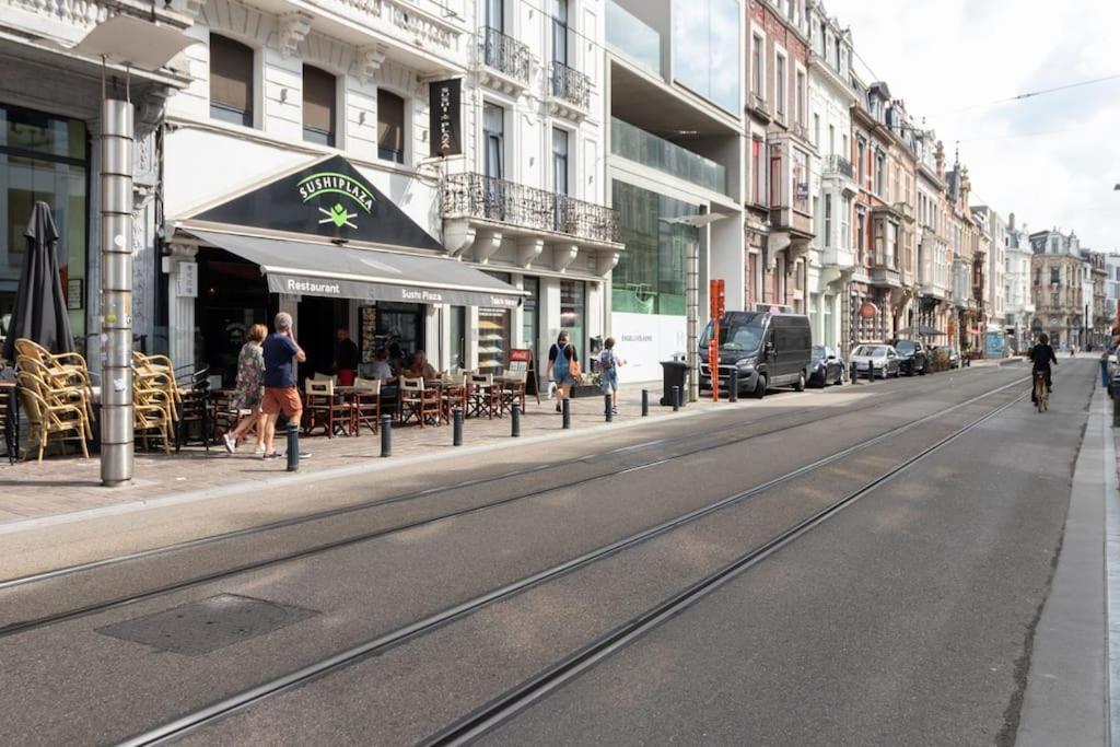 Bright, Spacious & Perfectly Located In The Heart Of * Ghent