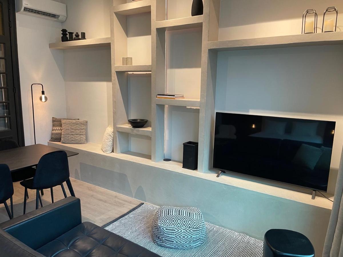 3 Bedroom Art-nouveau With Free Parking Appartement
