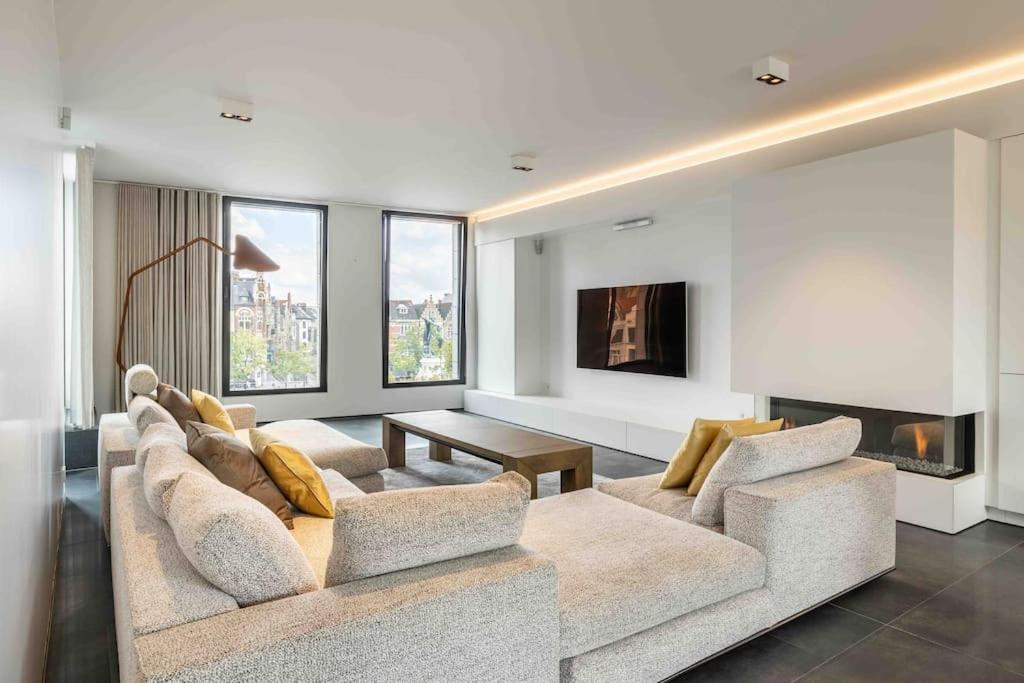 Exclusive Penthouse/workspace With Stunning Views *