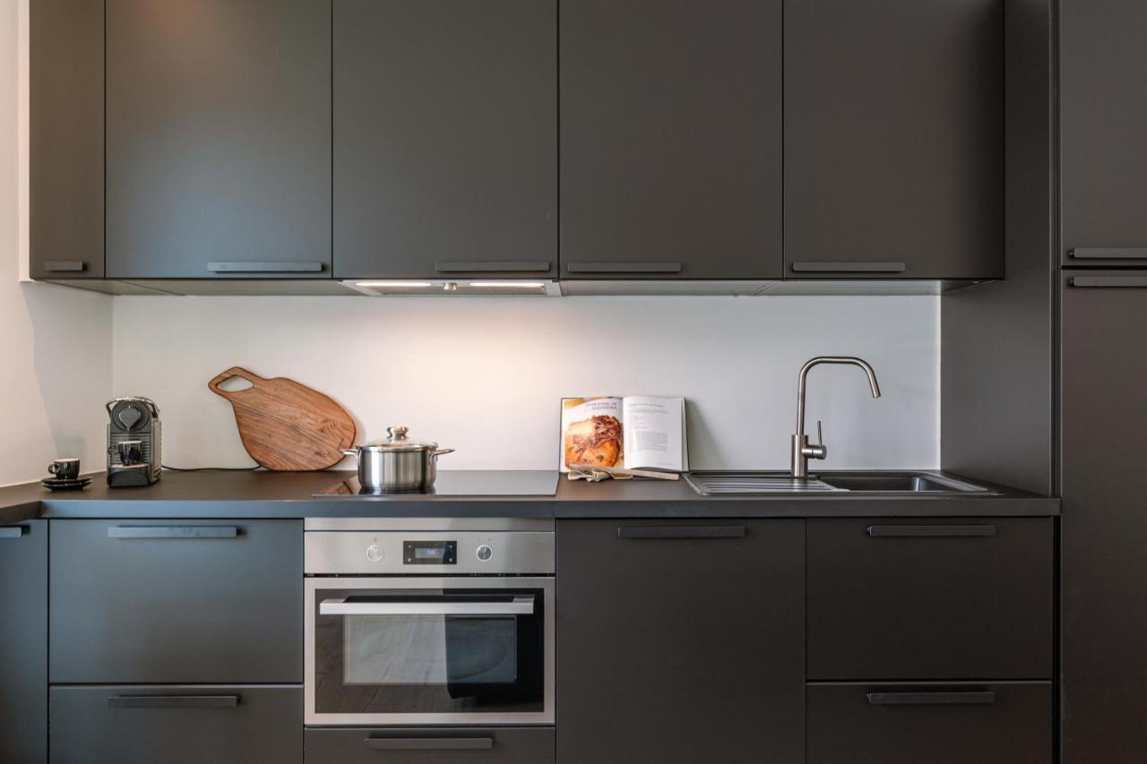 Renovated On Location In Apartment