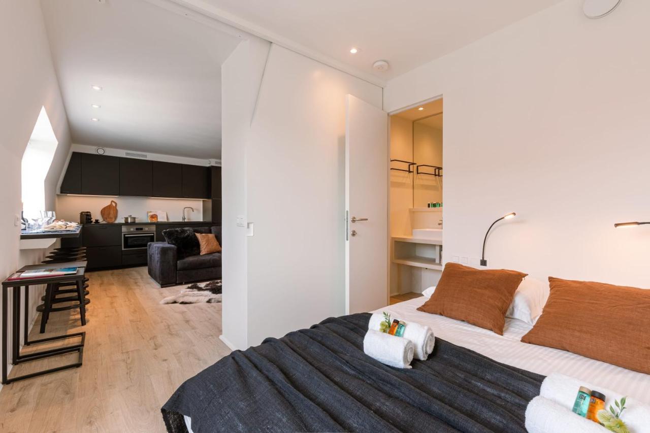 Duplex-apartment With Terrace On Location In Apartment *
