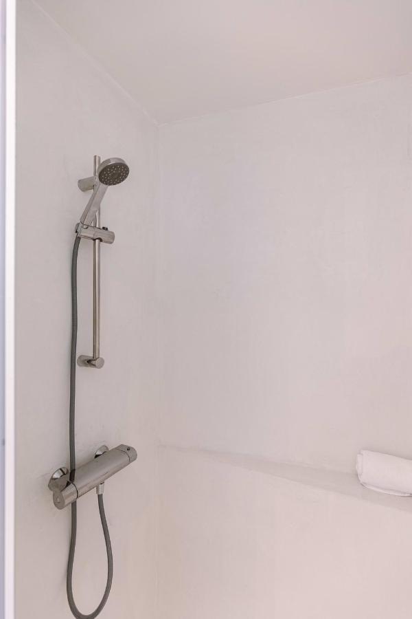 Apartment Renovated On Location In *
