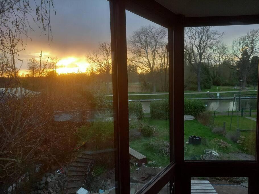 100% Vacation Feeling By The Waterside: Pian'eau Holiday home Ghent