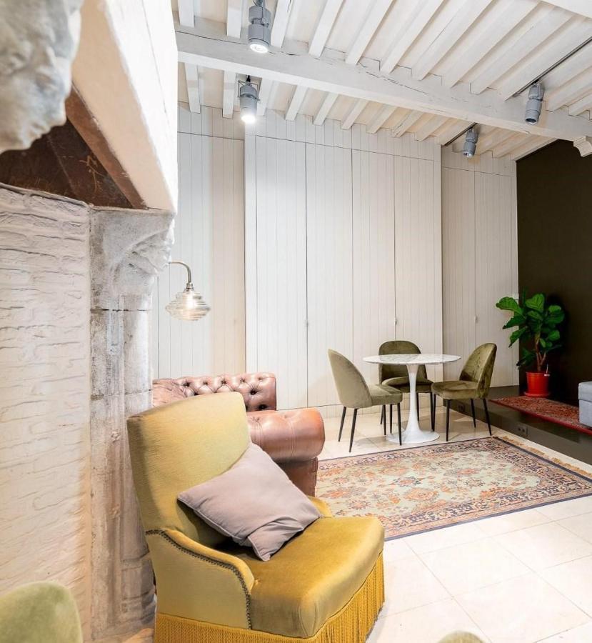 1597 Medieval Modern House