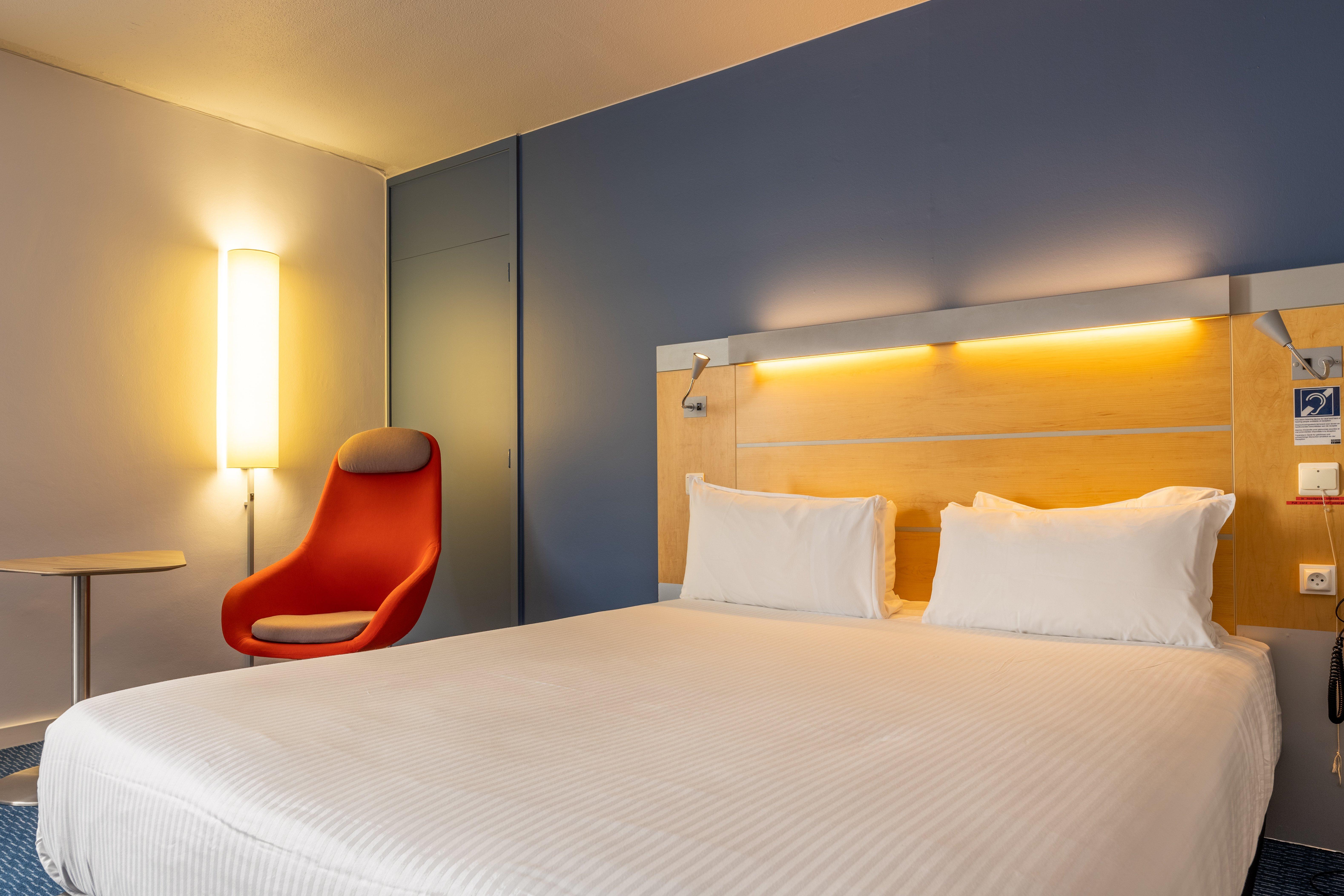 Hotel Express & By Ihg