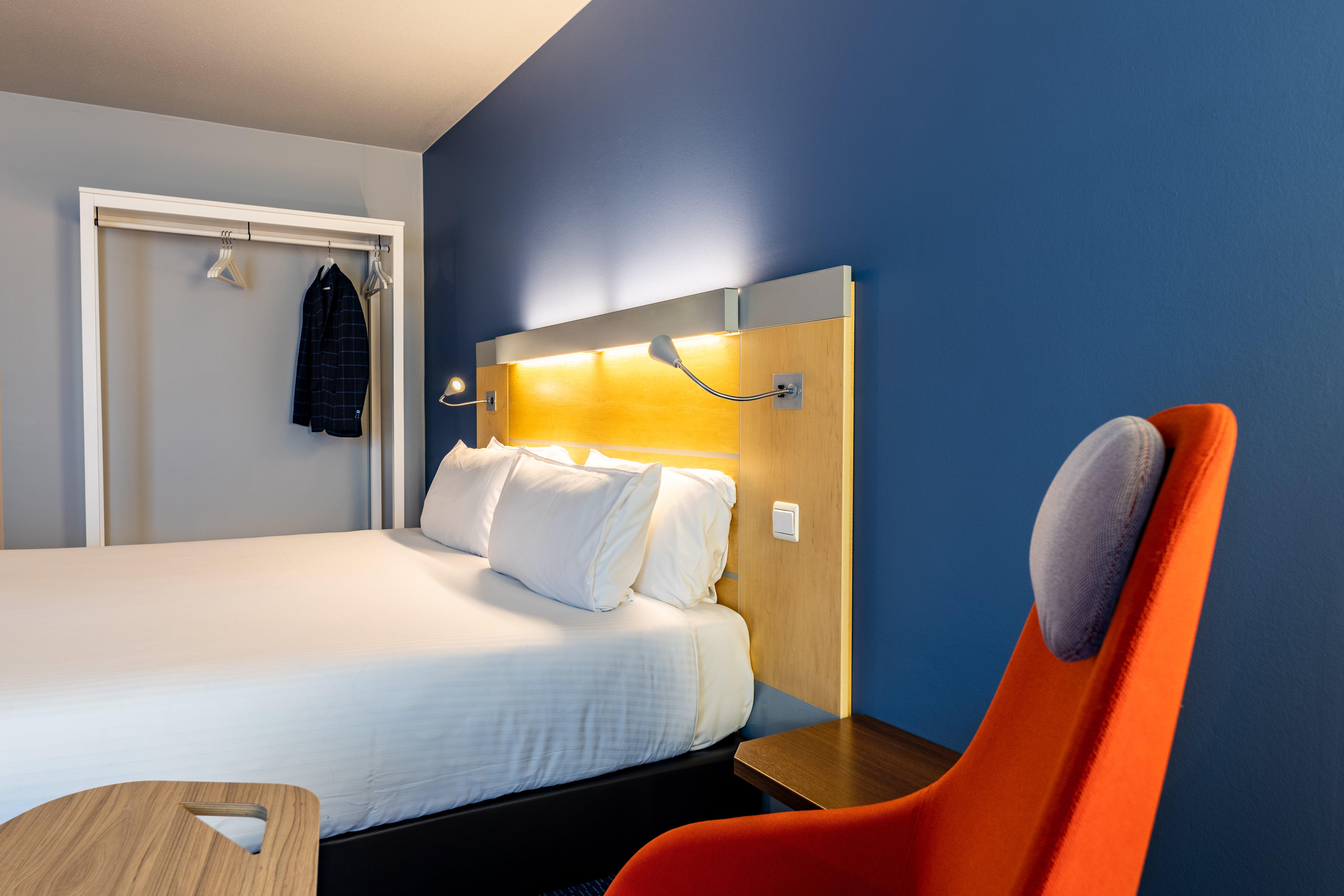 Express & By Ihg Gante
